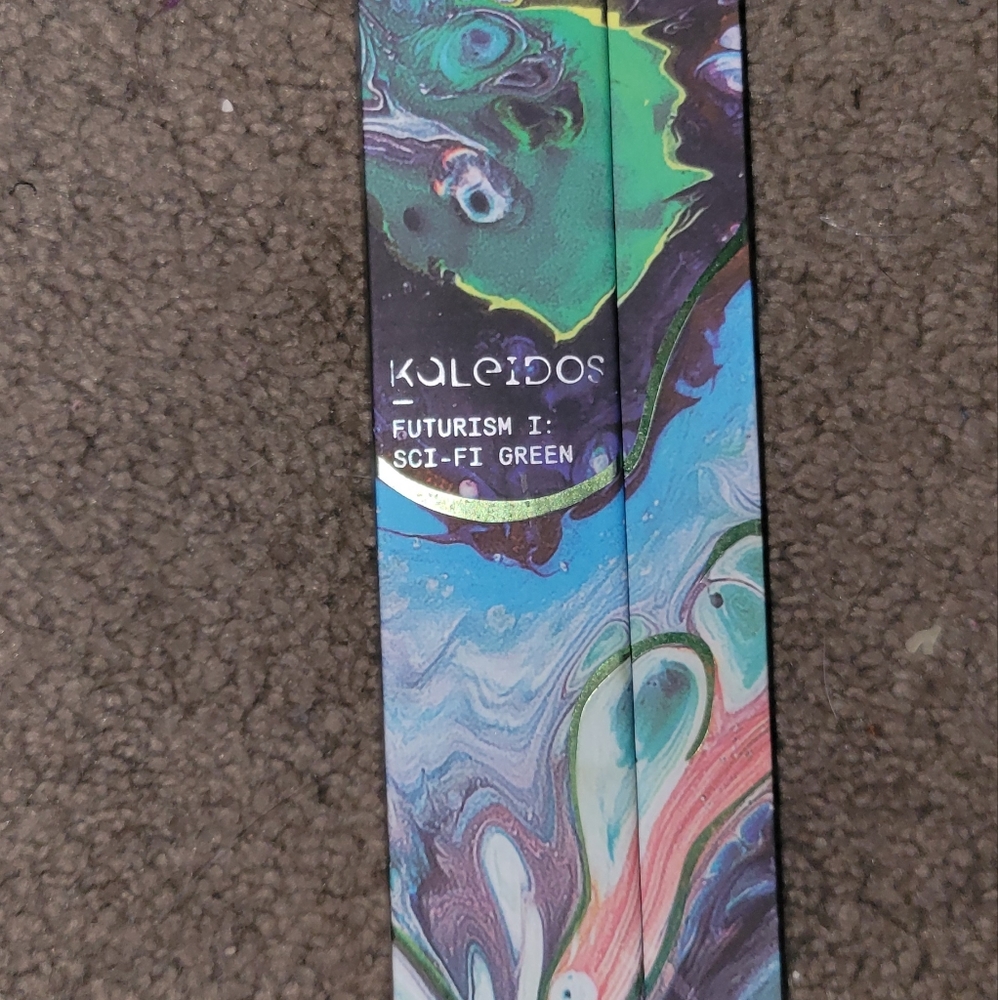 Kaleidos Futurism I Sci-Fi Green